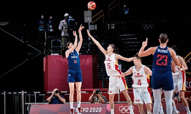 鉴于曼联目 鉴于曼联目