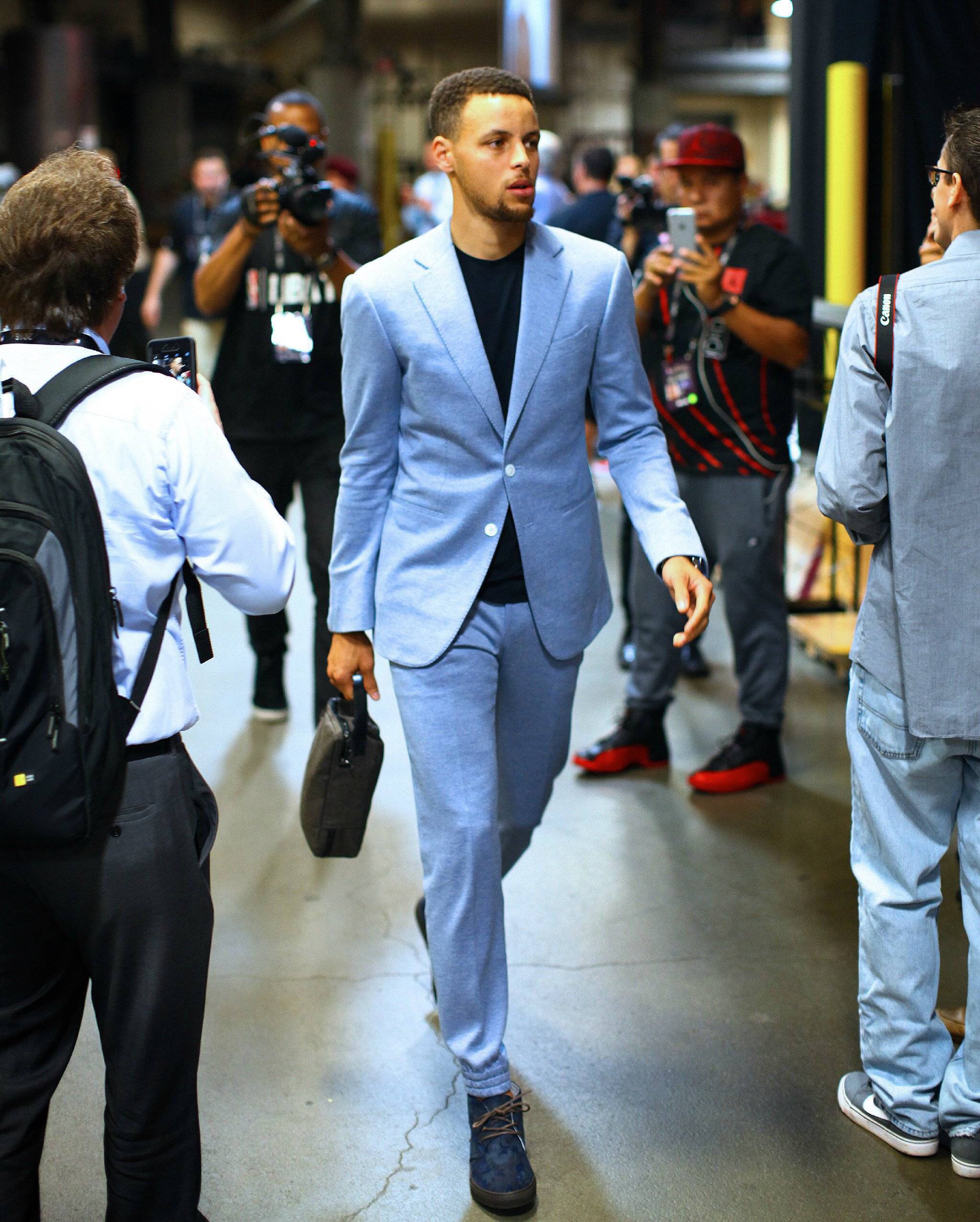 层层叠加的 层层叠加的