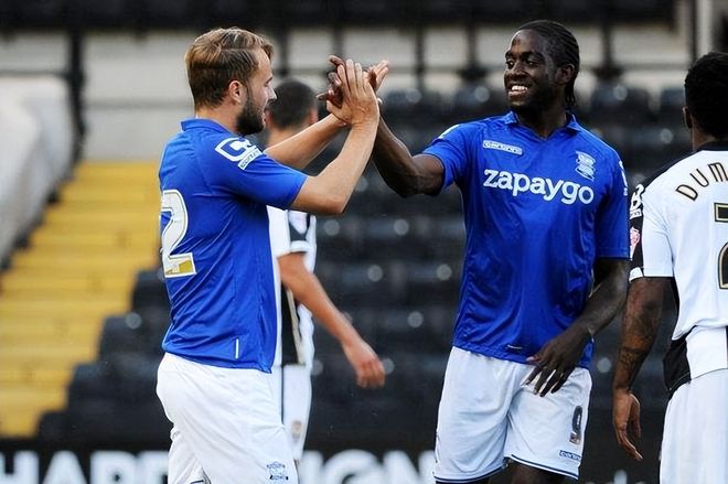 接球后他以 接球后他以